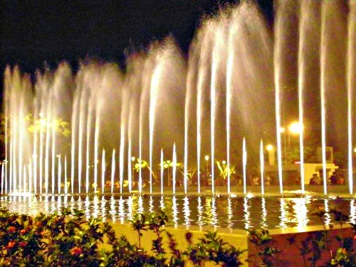Aguas Danzantes: the Dancing Waters Fountain in Santa Cruz, Bolivia